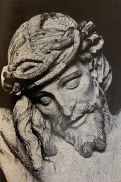 Imagen del Cristo en madera sin la policromía